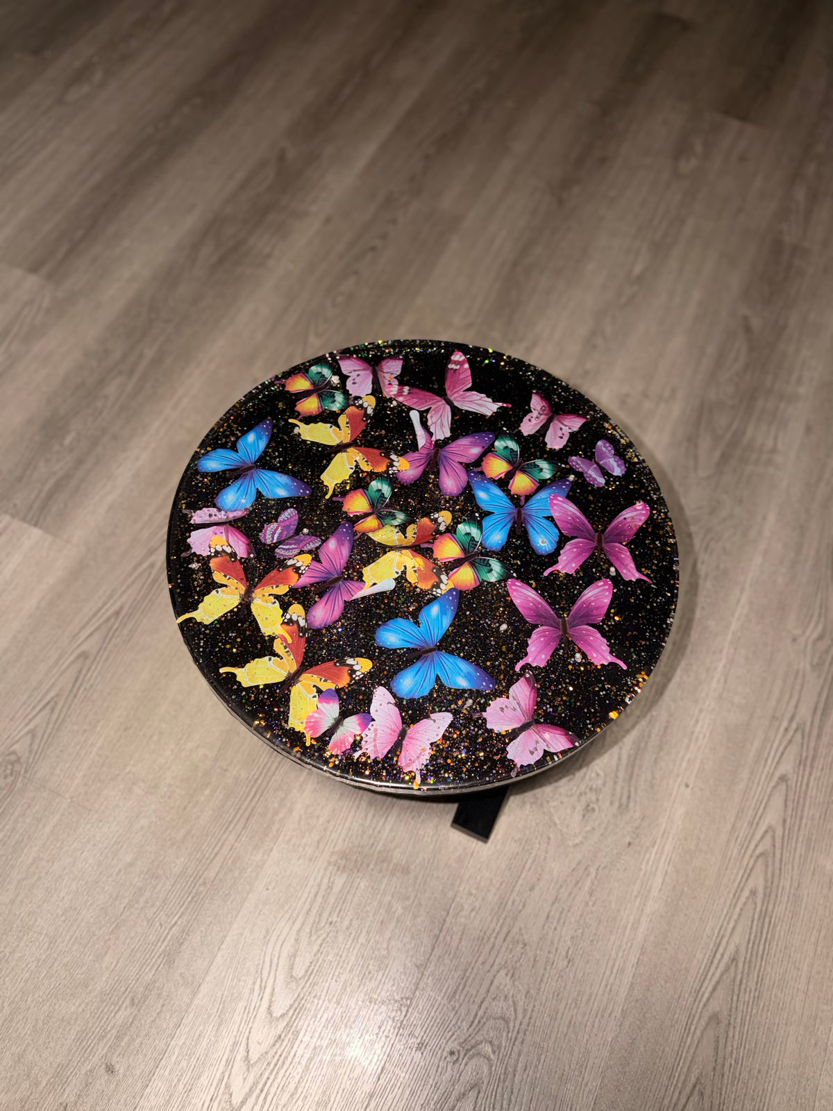 20” Round Epoxy Accent Table – Black Butterfly